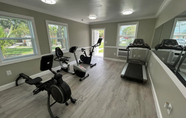 Studio, 1 bath, 288 sqft, $995, Unit 405