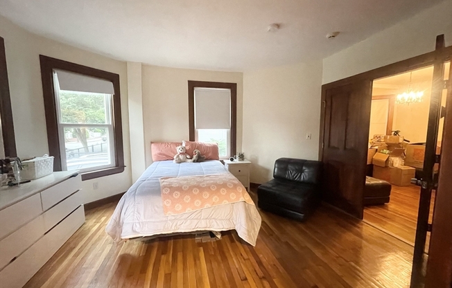 48 CHESTER AVE