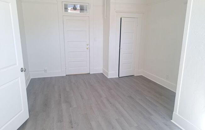 1 bed, 1 bath, 500 sqft, $1,270, Unit 329