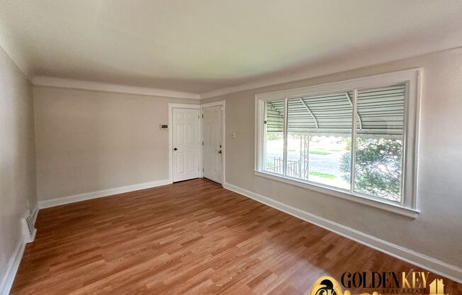 Newly updated 3 bedroom Home! Easy access to freeways!!