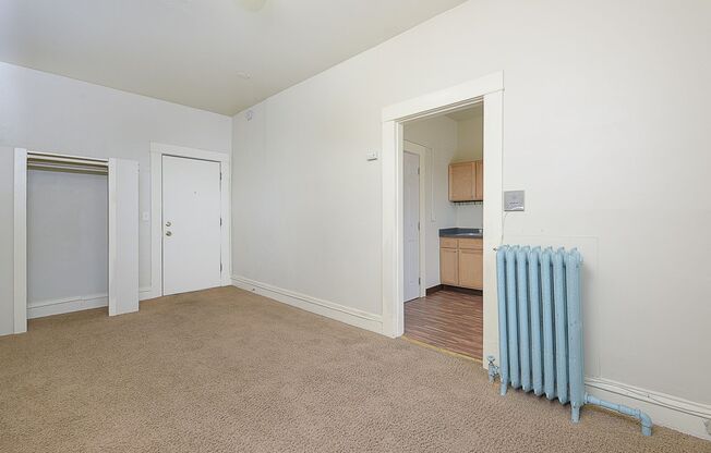 Studio, 1 bath, 300 sqft, $1,250, Unit Q