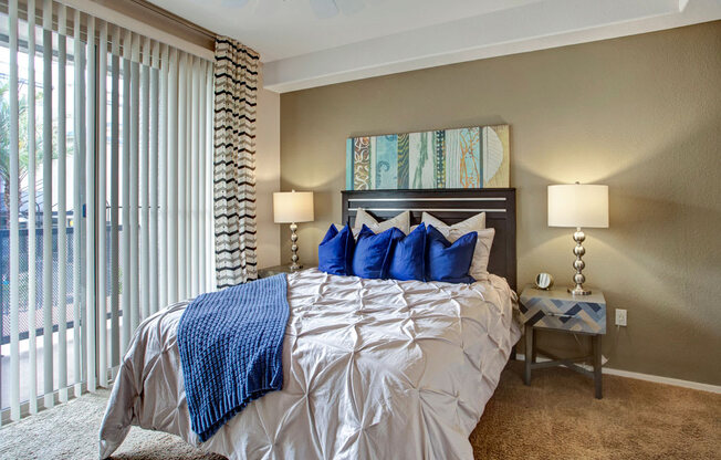 Rio Paradiso Apartment Homes - bedroom