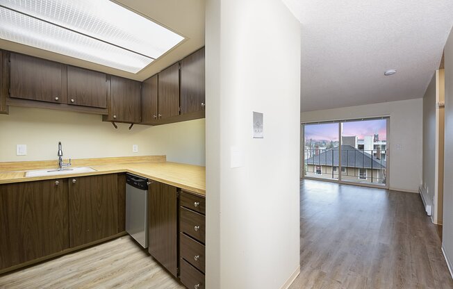 1 bed, 1 bath, 598 sqft, $1,550, Unit 306