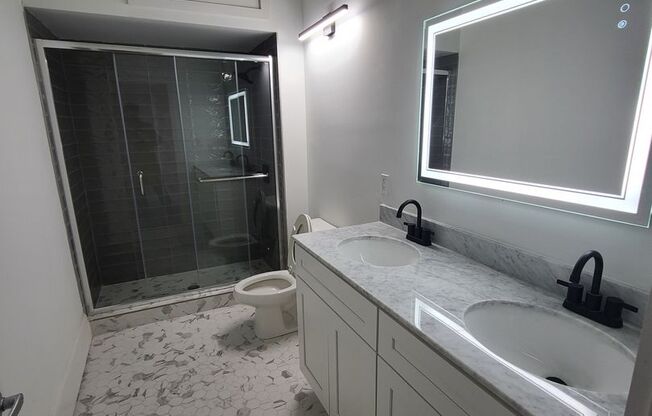 2 beds, 1 bath, 1,200 sqft, $2,000, Unit 302