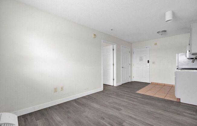 Studio, 1 bath, $1,185, Unit 330
