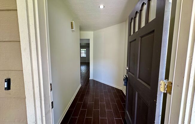 Charming 3 bedroom, 2 bath Home with Incredible Curb Appeal in Desirable Argyle Forest!