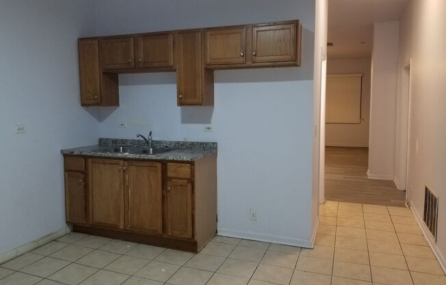 3 beds, 1 bath, $1,570, Unit # 2