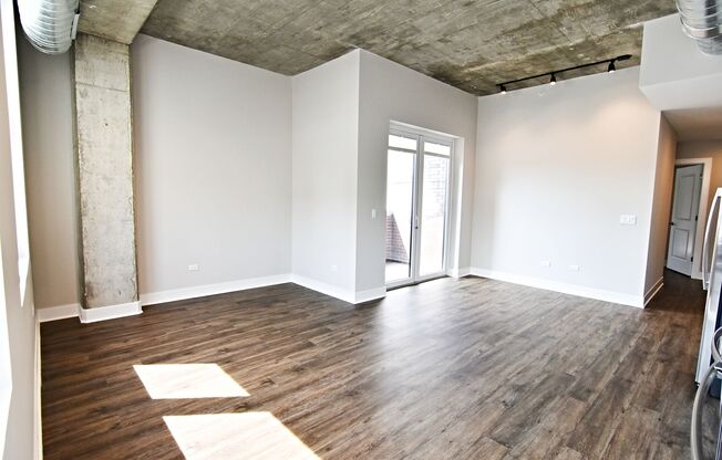 2 beds, 2 baths, 975 sqft, $3,900, Unit 3833-712