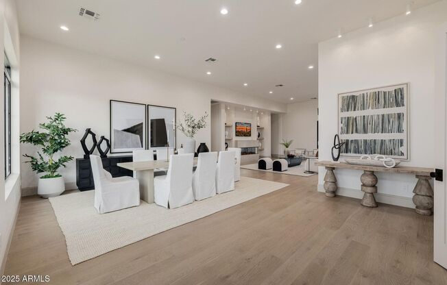 3301 E. Elm St Phoenix, AZ 85018