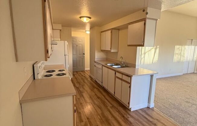 2 beds, 2 baths, 1,100 sqft, $1,525, Unit 183-160