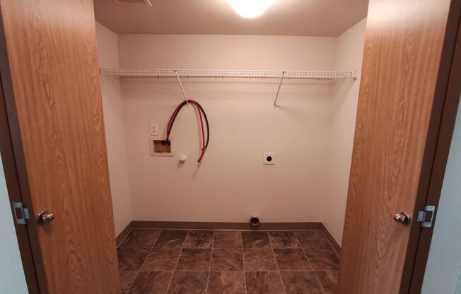 2 beds, 2 baths, 981 sqft, $1,595, Unit 29