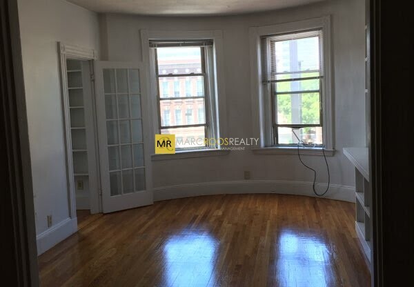 752 HUNTINGTON AVE