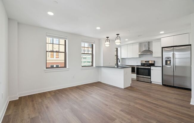 1 bed, 1 bath, 764 sqft, $3,335, Unit 902