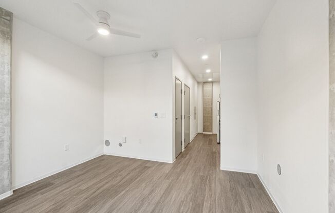Studio, 1 bath, 289 sqft, $1,500, Unit 109