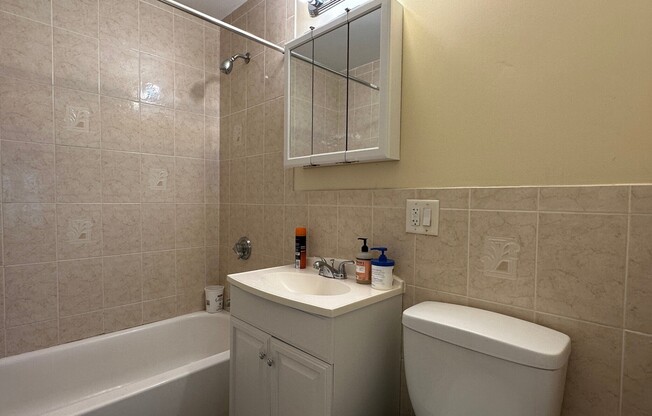 3 beds, 1 bath, 1,450 sqft, $2,950, Unit 2