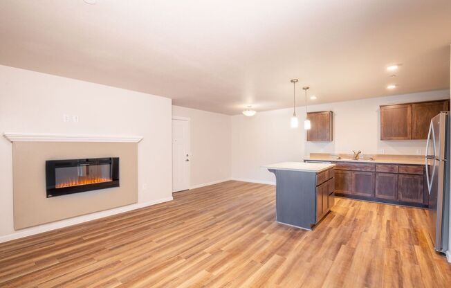 2 beds, 2 baths, 1,009 sqft, $2,050, Unit A-407