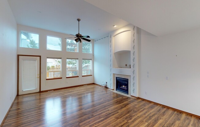 3 beds, 2.5 baths, $3,400