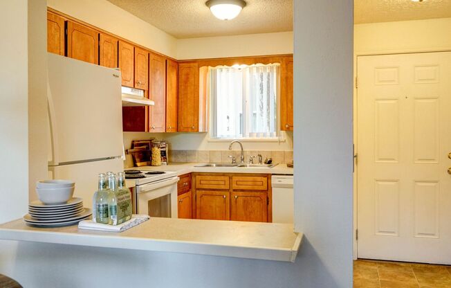 3 beds, 1.5 baths, 1,102 sqft, $1,695, Unit 133