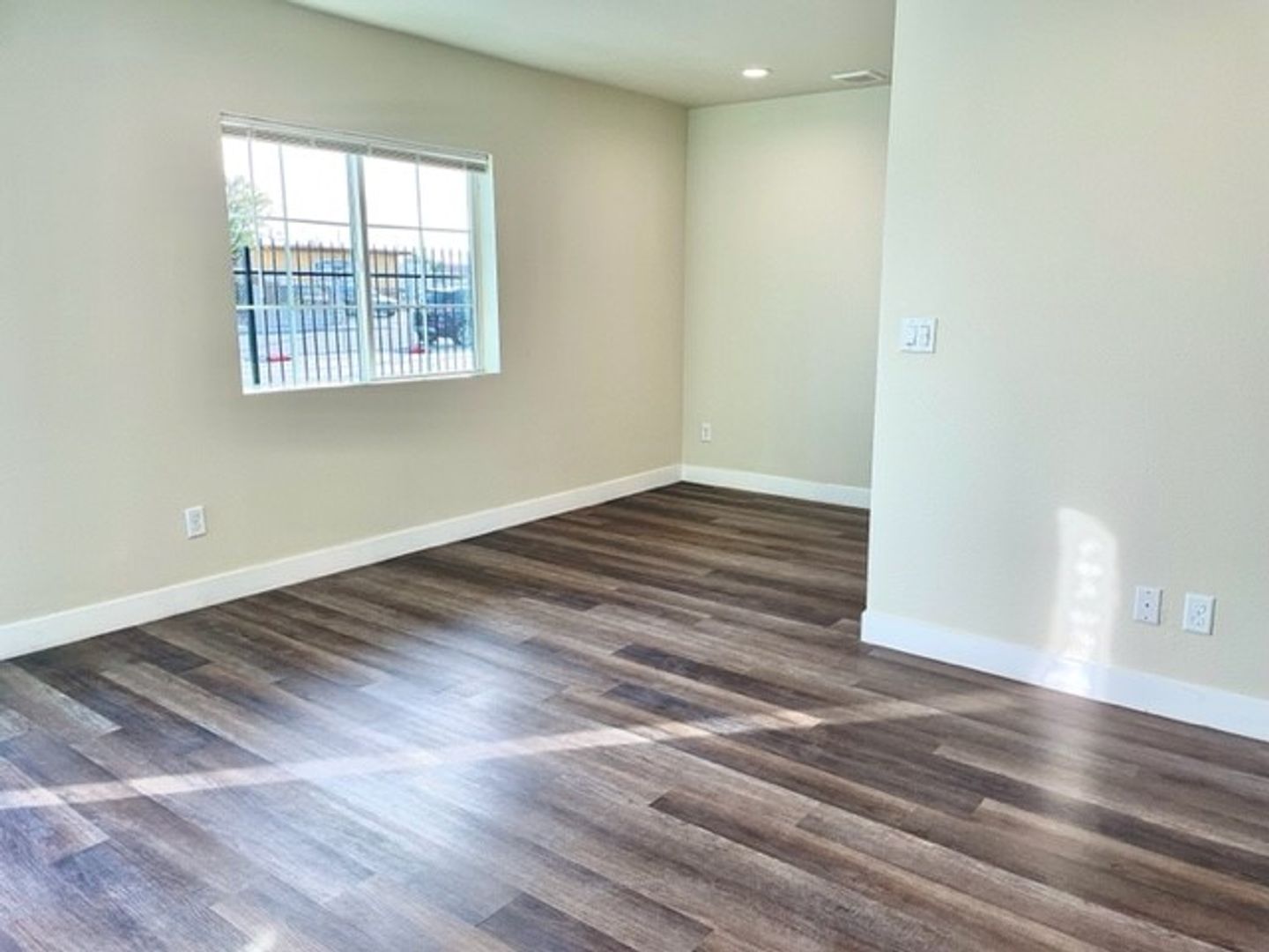 Jefferson West - 1 BR/1 BA Newly Renovated Apartment!