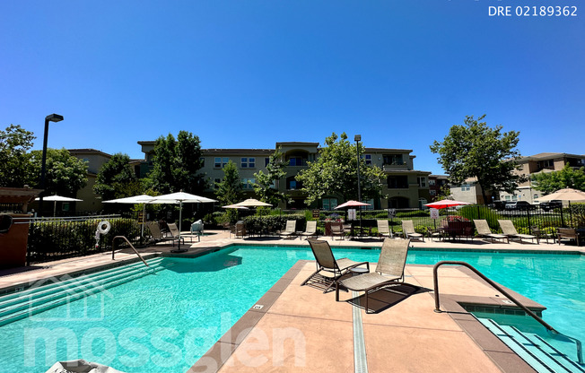 2 beds, 2 baths, $2,400, Unit #427