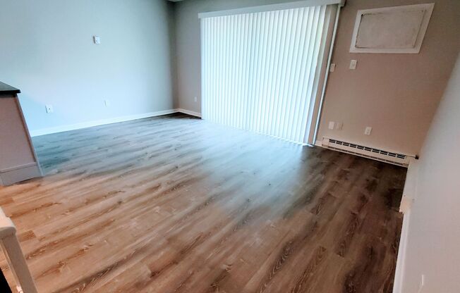 2 beds, 1.5 baths, 924 sqft, $1,850, Unit 4-8A