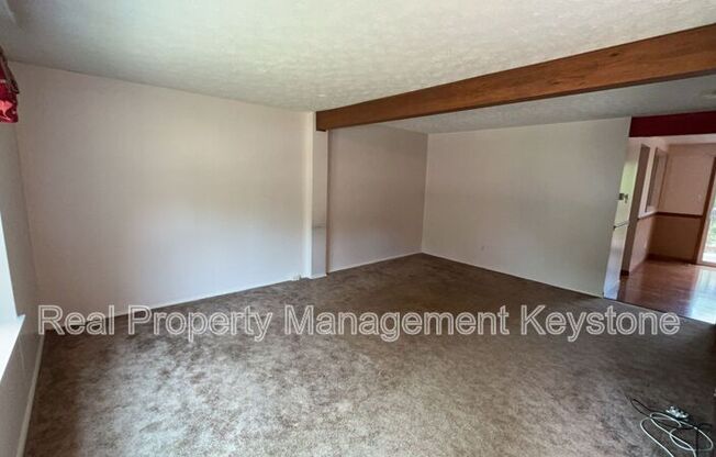 176 W RUSSETS CIR