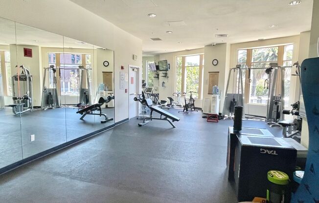 2 beds, 2 baths, $5,800, Unit Unit 520