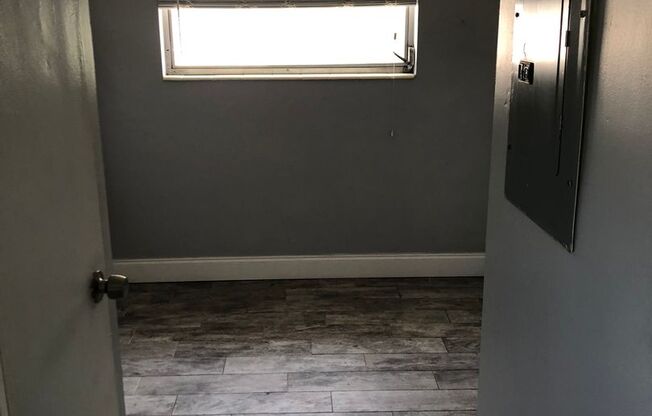 Studio, 1 bath, 525 sqft, $1,095, Unit Unit 06