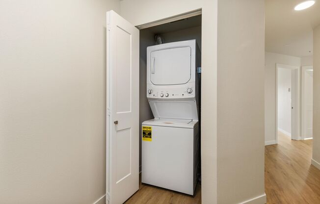 2 beds, 2 baths, 1,005 sqft, $2,895, Unit 504