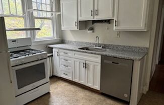 2 beds, 1 bath, $1,150, Unit 13