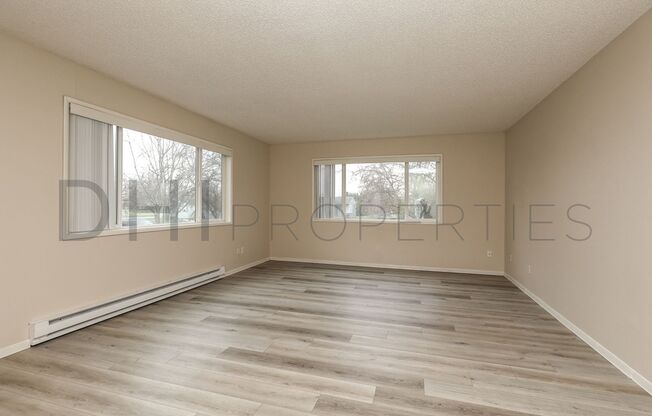 2 beds, 1 bath, $1,150, Unit 1122 3