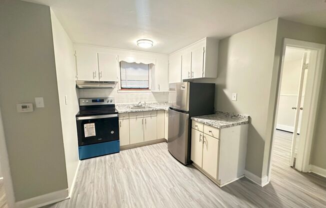 2 beds, 1 bath, 600 sqft, $1,950, Unit Unit 4