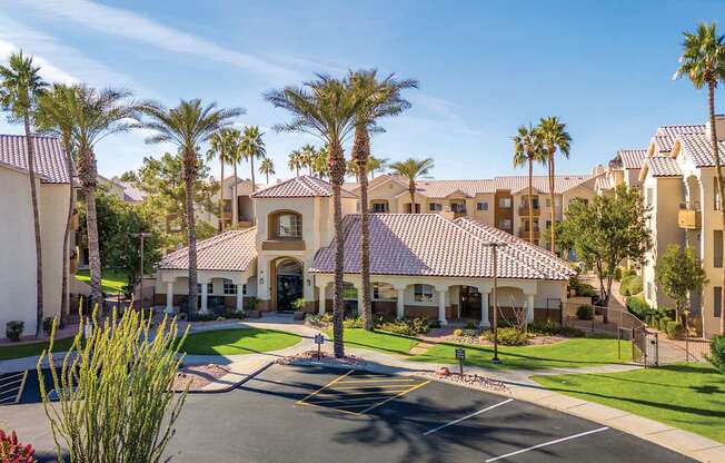 Welcome to Sonterra Apartments at Paradise Valley