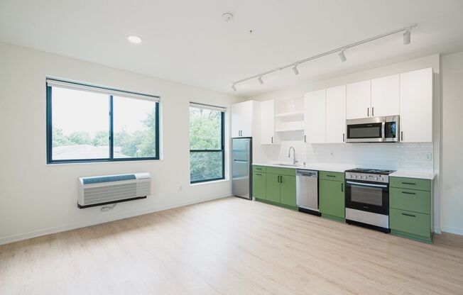 Studio, 1 bath, 411 sqft, $1,279, Unit 309