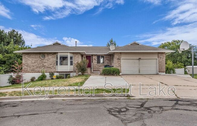 567 N ALLANWOOD PL