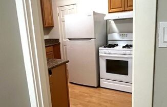 2 beds, 1 bath, $2,950, Unit 01