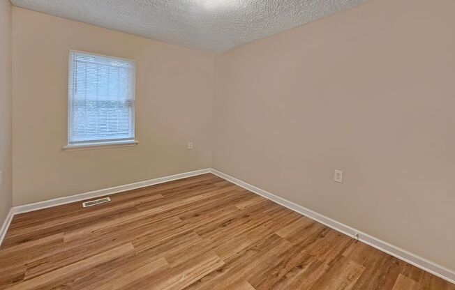 3 beds, 1 bath, $1,400