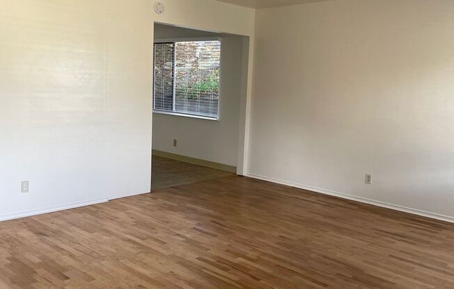 2 beds, 1 bath, $2,450, Unit 07