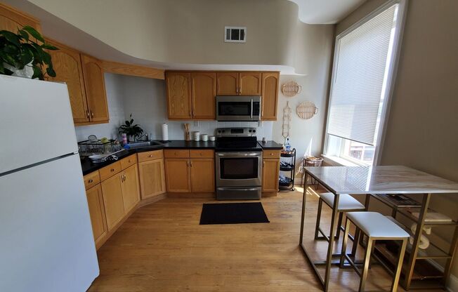 1 bed, 1 bath, 900 sqft, $1,295, Unit 3B