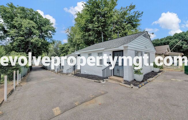 2968 YALE AVE