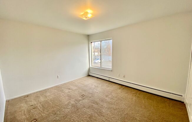 2 beds, 1 bath, 900 sqft, $1,295, Unit 21