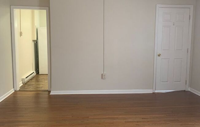 Studio, 1 bath, $725, Unit 5