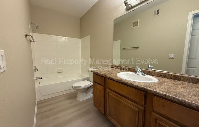 1 bed, 1 bath, 747 sqft, $1,165, Unit Unit 125