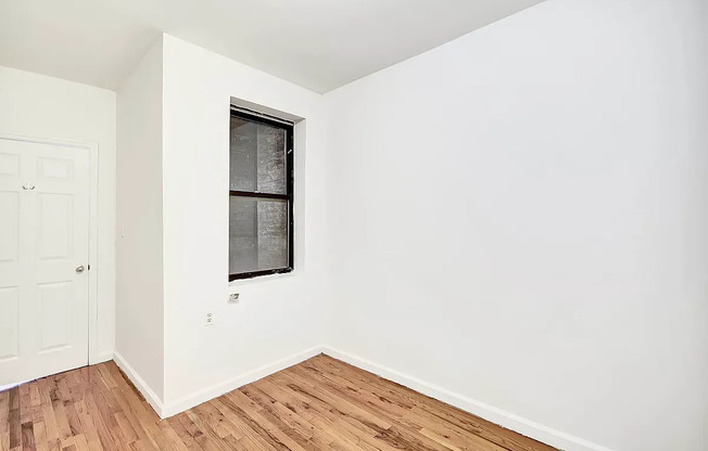 422 AMSTERDAM AVE