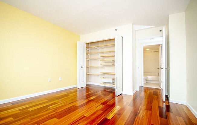 2 beds, 2 baths, 1,014 sqft, $4,100, Unit 1521