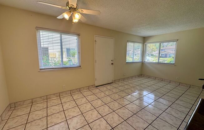 Gorgeous 2 Bedroom 1 Bath !