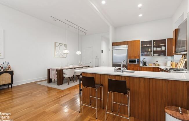 426 W 58 ST