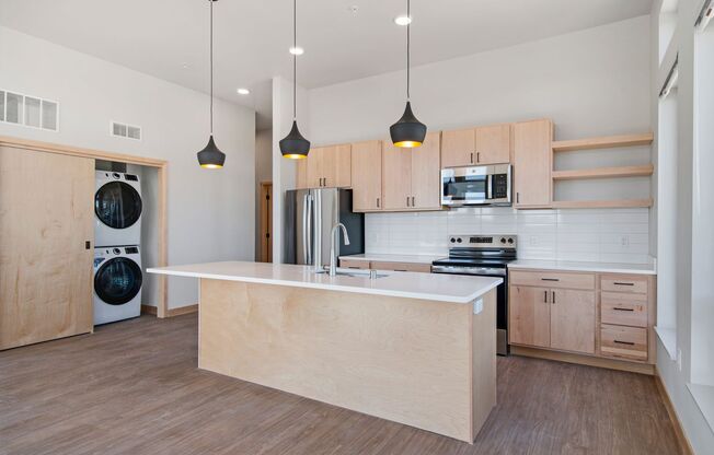 2 beds, 2 baths, 1,008 sqft, $2,625, Unit 401