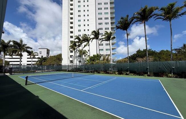 3 beds, 3 baths, $3,975, Unit # 1603