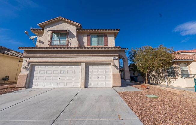 Spacious 4-Bed Family Home in Prime Las Vegas Location!